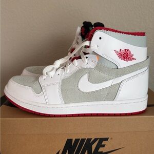 Nike Jordan 1 High Zoom Air CMFT
Hare